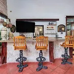 6Bd Casa De La Moneda, Walled City